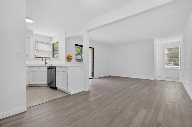 Photo - 2929 Antique Oaks Cir Unidad 53