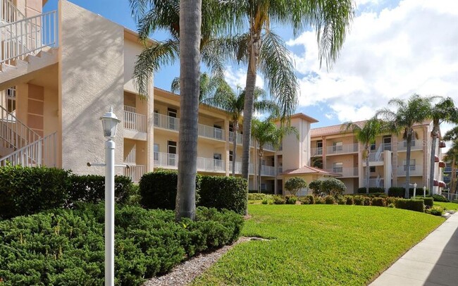 Building Photo - 9620 Club S Cir Unit 5105 Rental