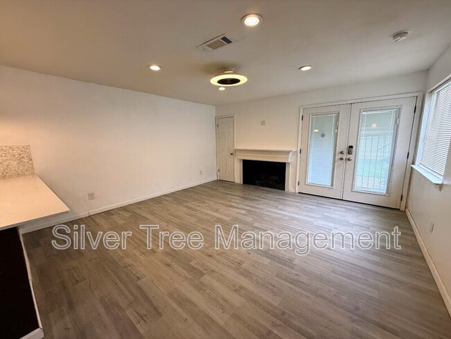 Photo - 9835 Walnut St Unit 102