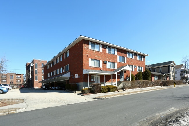 32 Myrtle Street Apartments