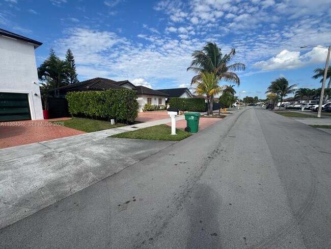 Photo - 16057 SW 53rd Ter Unidad 0