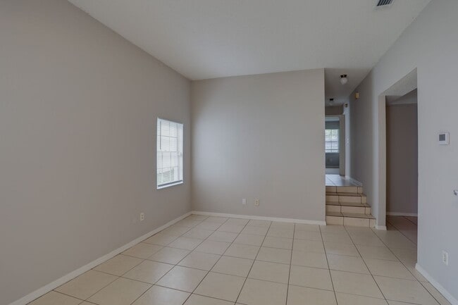 Photo - 370 Springdale Dr