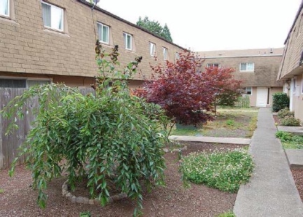 Photo - College Apartments
