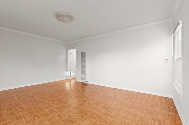 Photo - 518 N Genesee Ave Unit 518