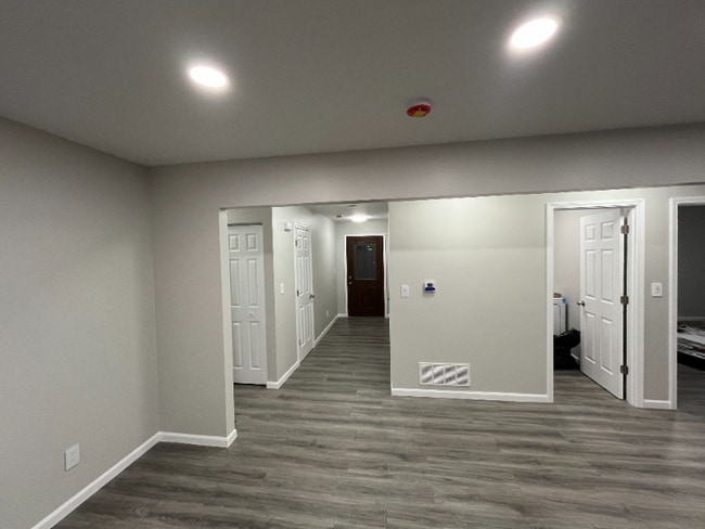 Photo - 2921 Brown St