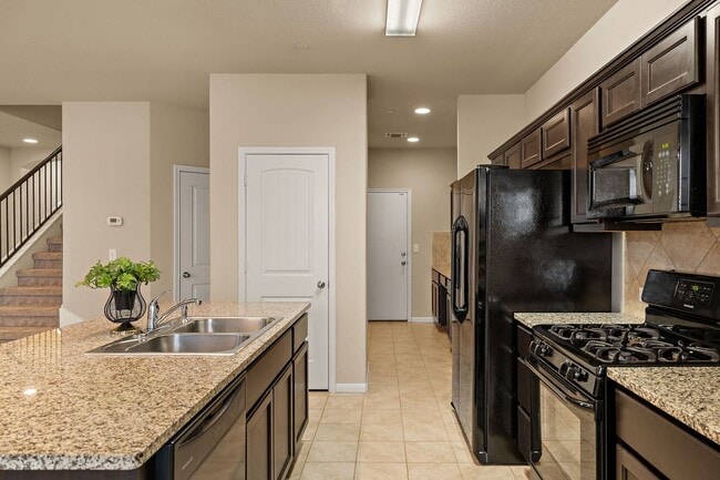 Photo - 2880 Donnell Dr Unidad 3402