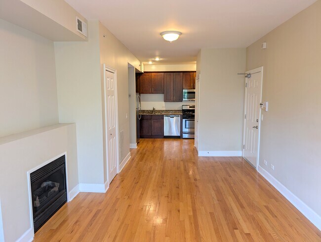 Photo - 142 Elmwood Ave Unidad 2