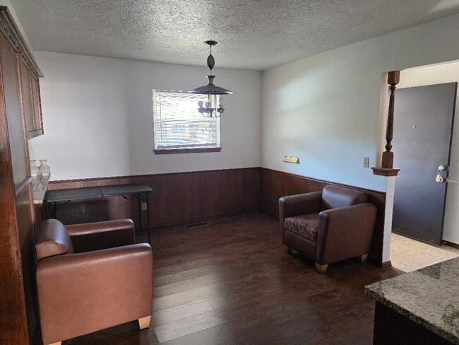 Photo - 5800 Kingston Rd