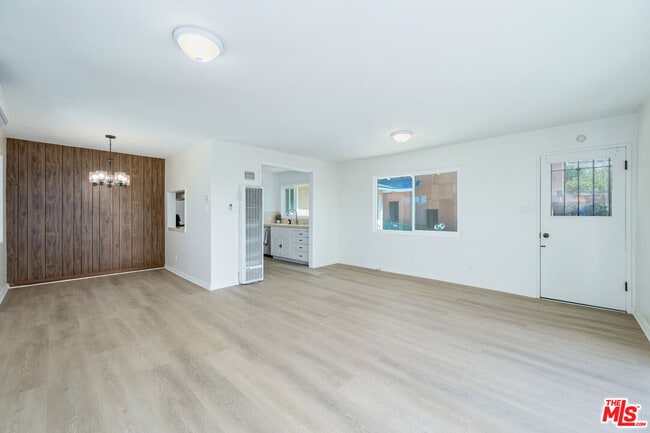 Photo - 3237 Midvale Ave