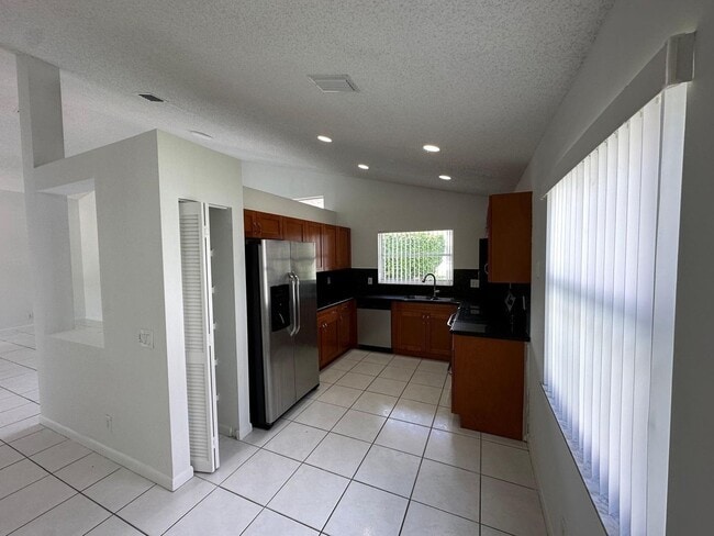 Photo - 1051 Briar Ridge Rd