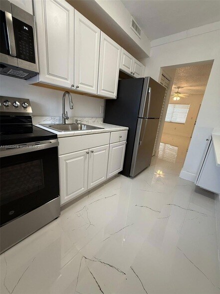 Photo - 3401 SW 9th Terrace Unidad 1B