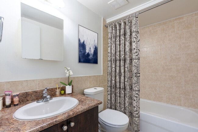 Photo - 45 Caroline St N