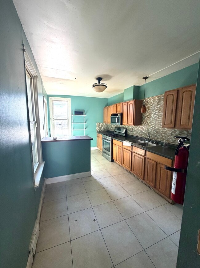 Photo - 756 N 12th St