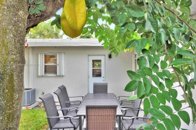 Photo - 1573 NE 30th Ct