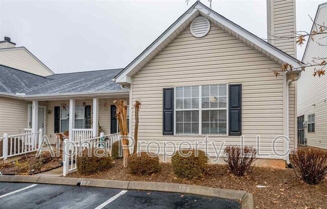 Photo - 107 Hammett Grove Ln