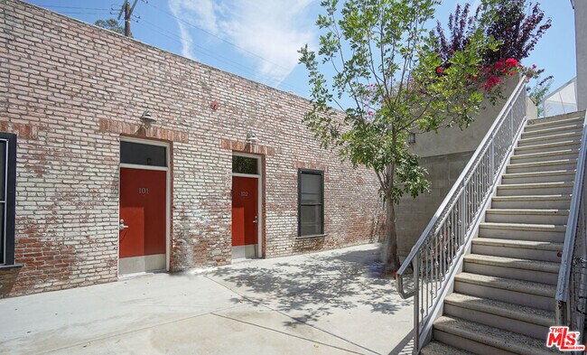 Building Photo - 922 W 23rd St Unit 101 Rental
