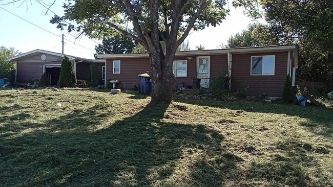 Building Photo - DESOTO - 3 Br, Ranch, 1250 Sq Ft, Fenced B... Rental