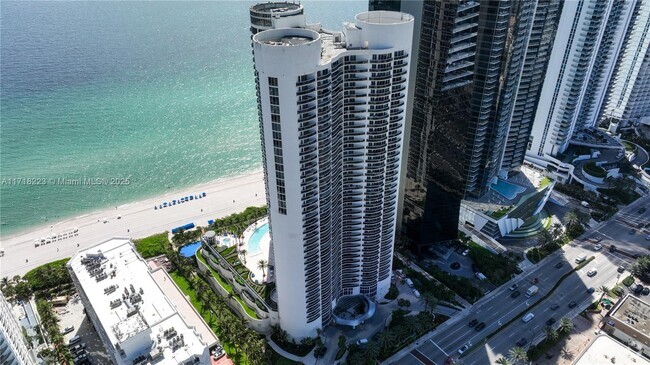 Building Photo - 17201 Collins Ave Unit 706 Rental