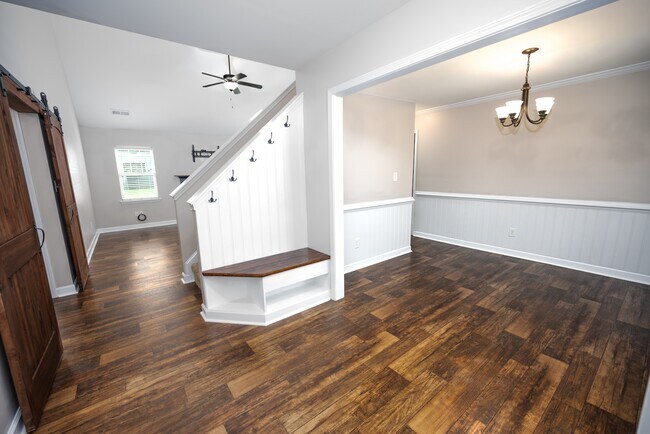 Photo - 204 Gillcrest Ct