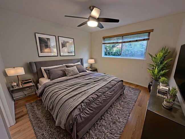 Photo - 1034 N Martel Ave Unidad 5