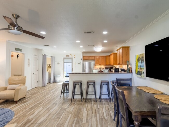 Photo - 127 Pompano Ave