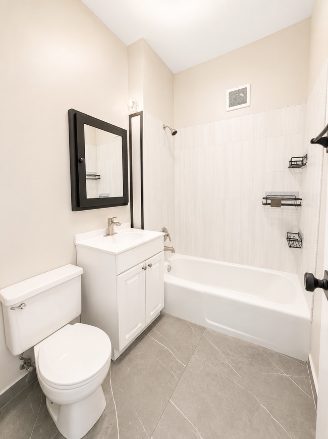 Photo - 2641 W Haddon Ave Unit 3R