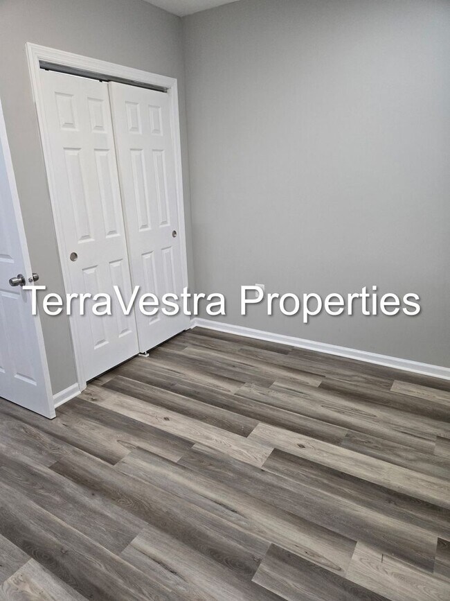 Photo - 215 Maple Ave Unit A