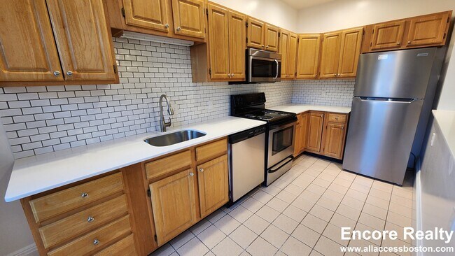 Photo - 1404 Beacon St Unit 3