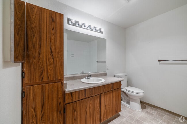 1 dormitorio, 1 baño - 67 m² - Baño - Heritage Grove