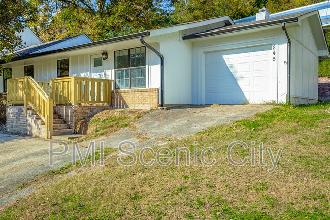 Building Photo - 845 Donaldson Rd Rental