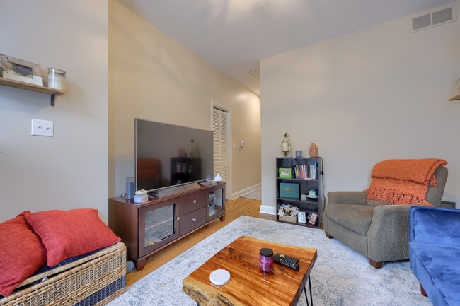 Photo - 217 W Lemon St Unit 1