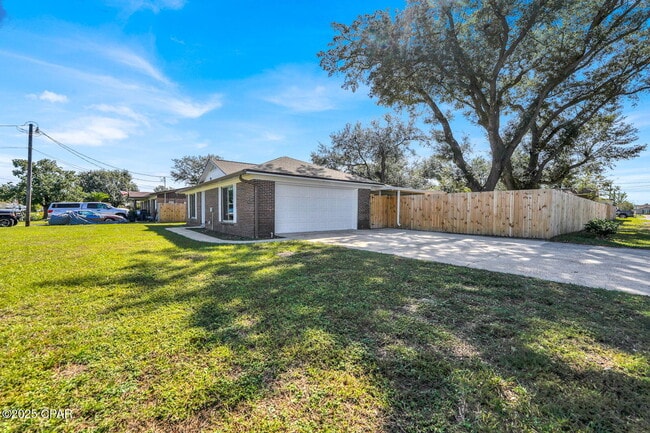 Photo - 5204 Park St