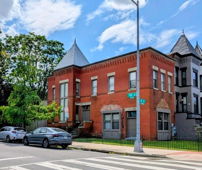 Building Photo - 436 13th St NE Rental