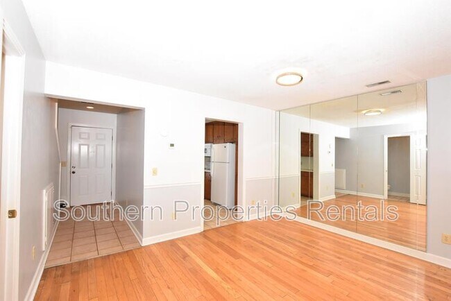 Photo - 400 N Steele St Unit B - 1