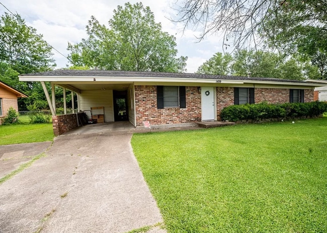 Building Photo - 1409 Diana St