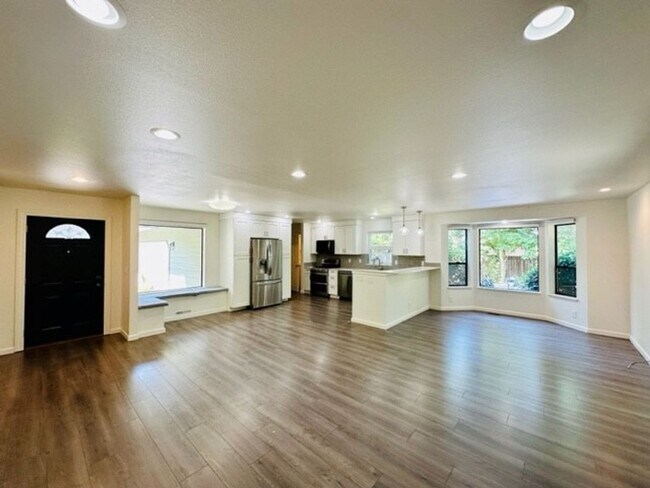 Photo - 3bd/2ba Duvall House