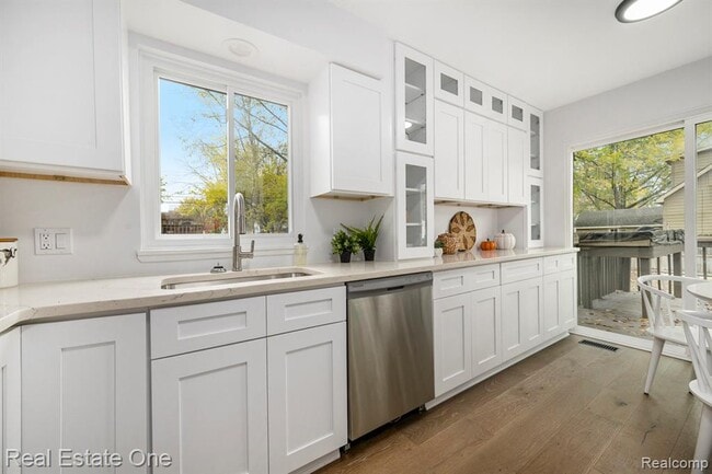 4910 Chipman Dr