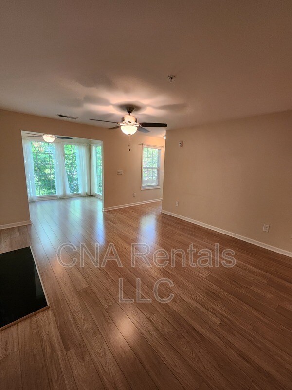 Photo - 807 Country Park Dr