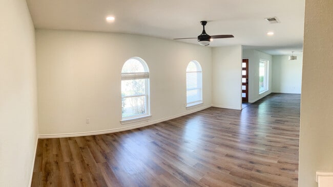 Sala de estar - 6403 Espana Dr