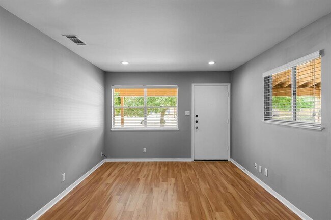 Photo - 2205 Lanier Dr