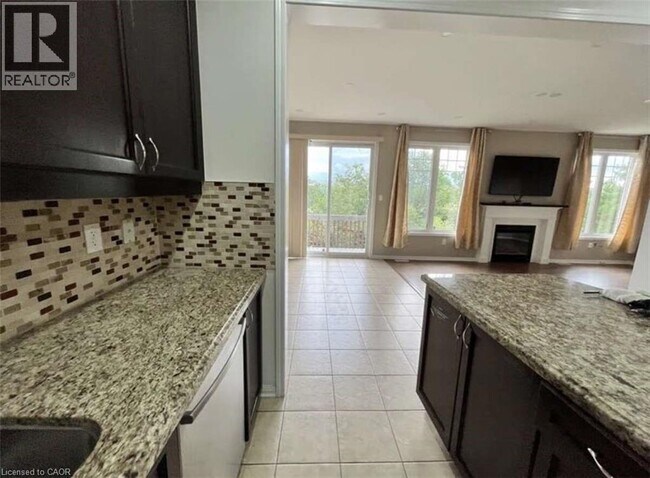 Photo - 450 Cavanagh Ln