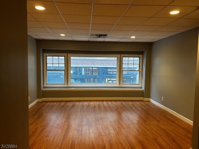 Photo - 45 Halsey St