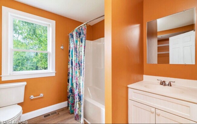 Photo - 2306 Whittle Springs Rd