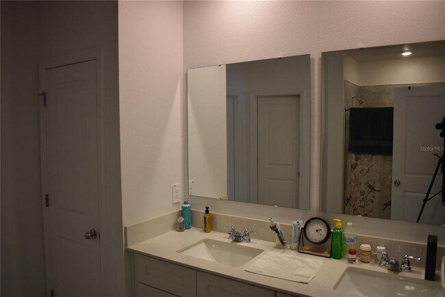 1406 Deepwater Cir