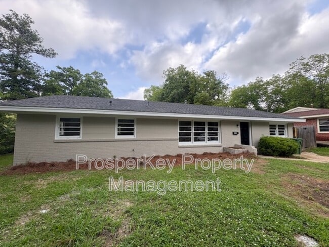 Photo - 1437 Beaumont Dr House