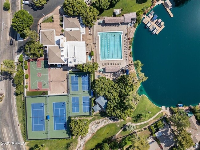 Building Photo - 5200 S Lakeshore Dr Unit 120