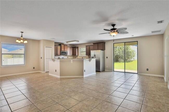 Photo - 2221 Tulip Valley Point