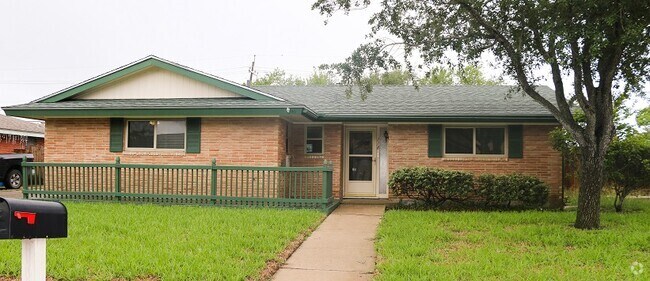 Building Photo - 118 Catalina Cir Rental