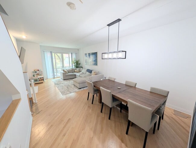 Photo - Stunning rehabbed 3-Bedroom Townhome in Fu...