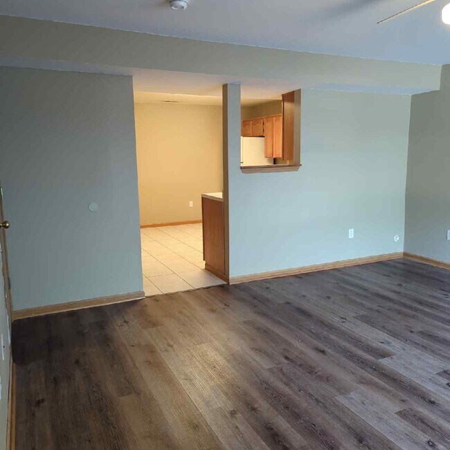 Photo - 408 Ming St